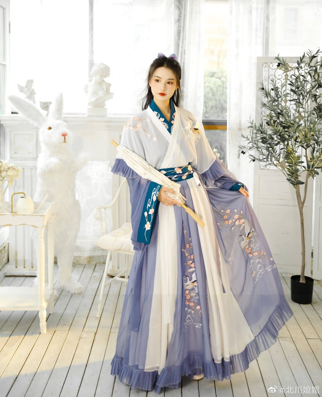 The Authentic Hanfu Style of the Nine-Tailed Fox:A Guide to Quality Waist-Length Versions The Authentic Hanfu Style of the Nine-Tailed Fox:A Guide to Quality Waist-Length Versions