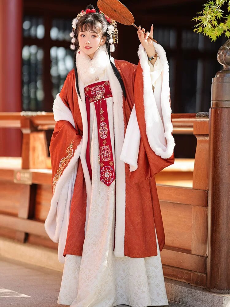The Divine Elegance of Prince TaiZis Hanfu:A Journey into Traditional Chinese Elegance The Divine Elegance of Prince TaiZis Hanfu:A Journey into Traditional Chinese Elegance