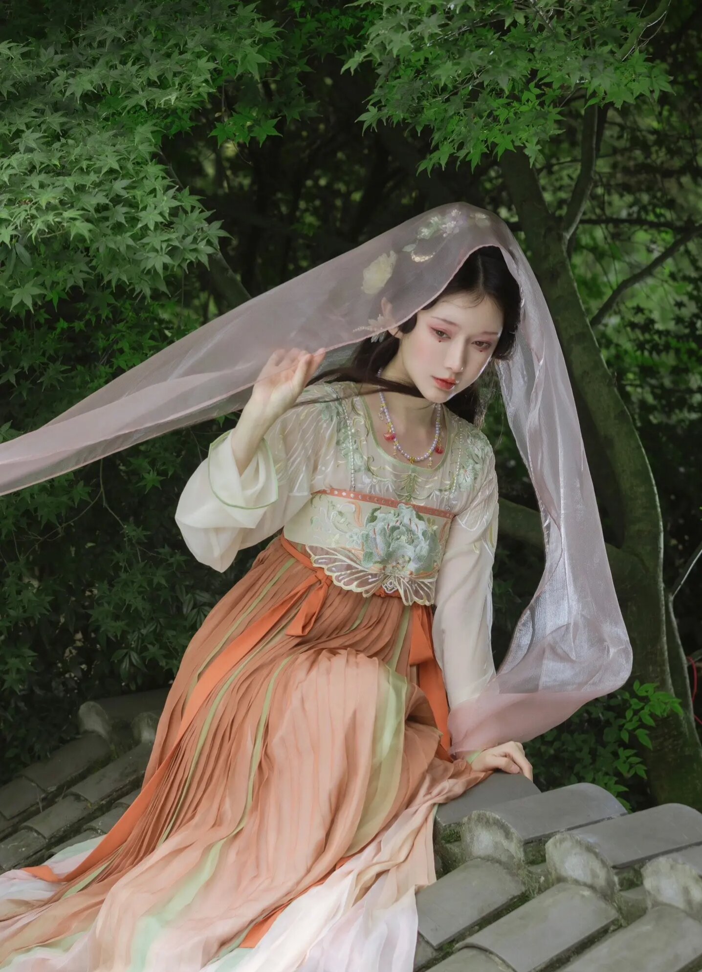 The Evolution of Cheongsam with Inner Linings:A Closer Look The Evolution of Cheongsam with Inner Linings:A Closer Look