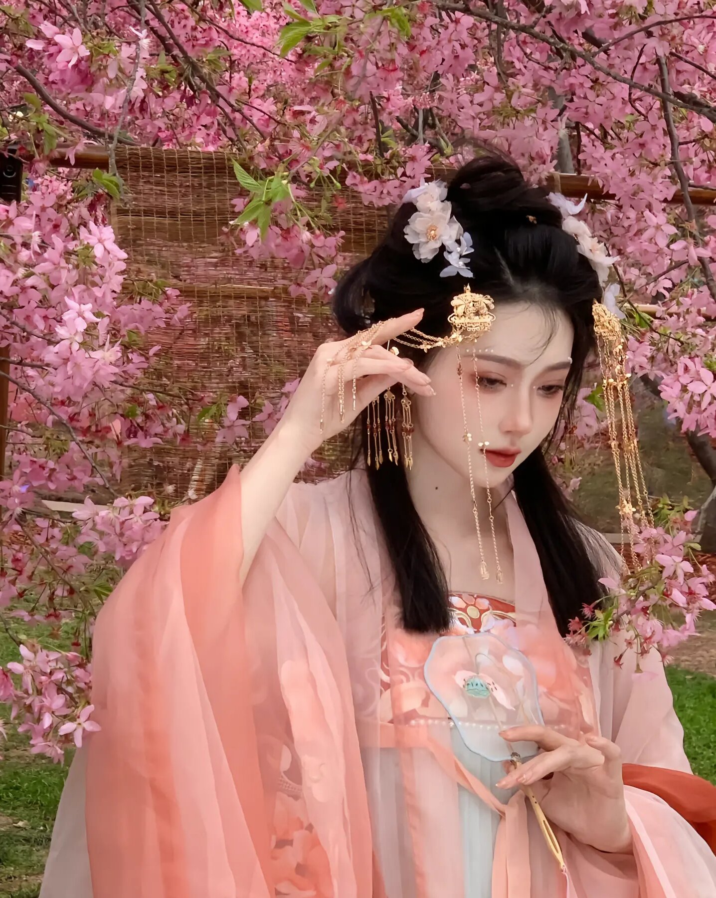 Ancient Earring Styles from Popular Chinese Period Dramas:A Closer Look Ancient Earring Styles from Popular Chinese Period Dramas:A Closer Look