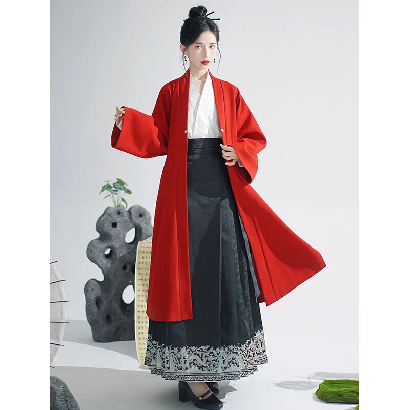 A Summer Princess in Ancient Chinese Hanfu:The Story of a Young Girl in a Traditional Gown A Summer Princess in Ancient Chinese Hanfu:The Story of a Young Girl in a Traditional Gown