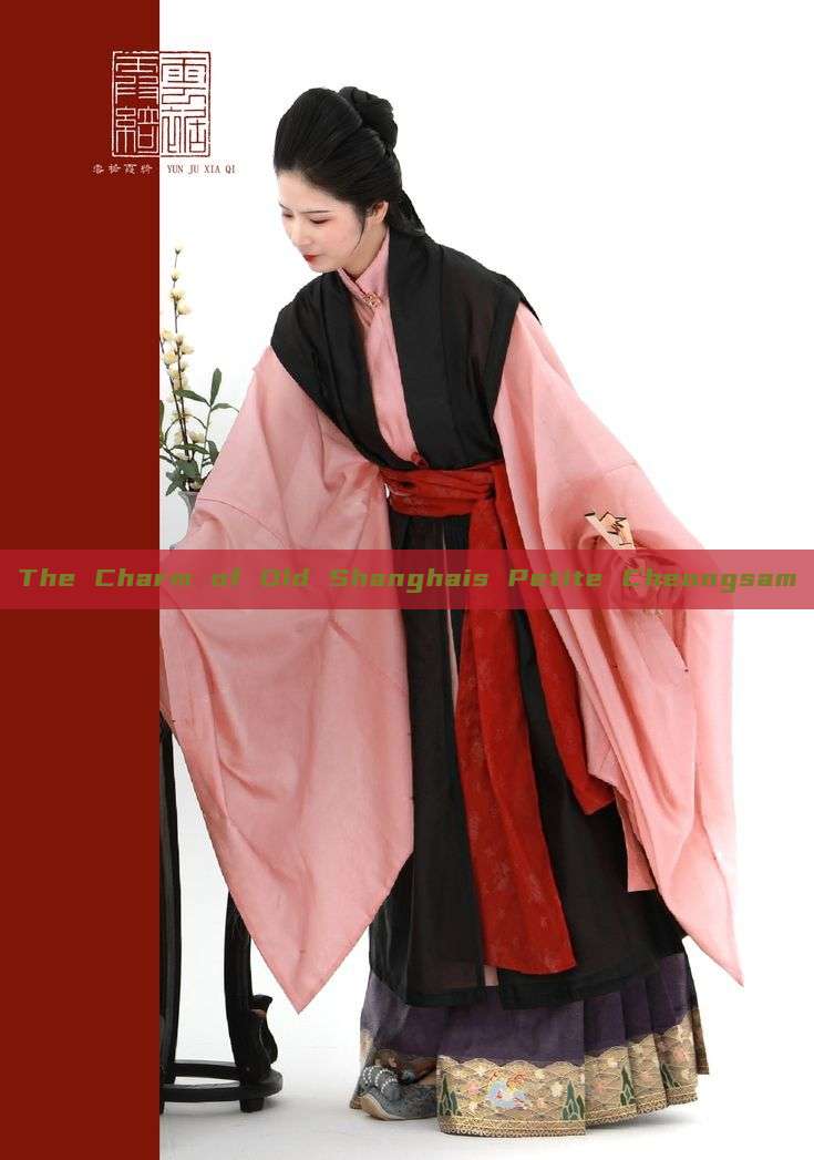 The Charm of Old Shanghais Petite Cheongsam The Charm of Old Shanghais Petite Cheongsam