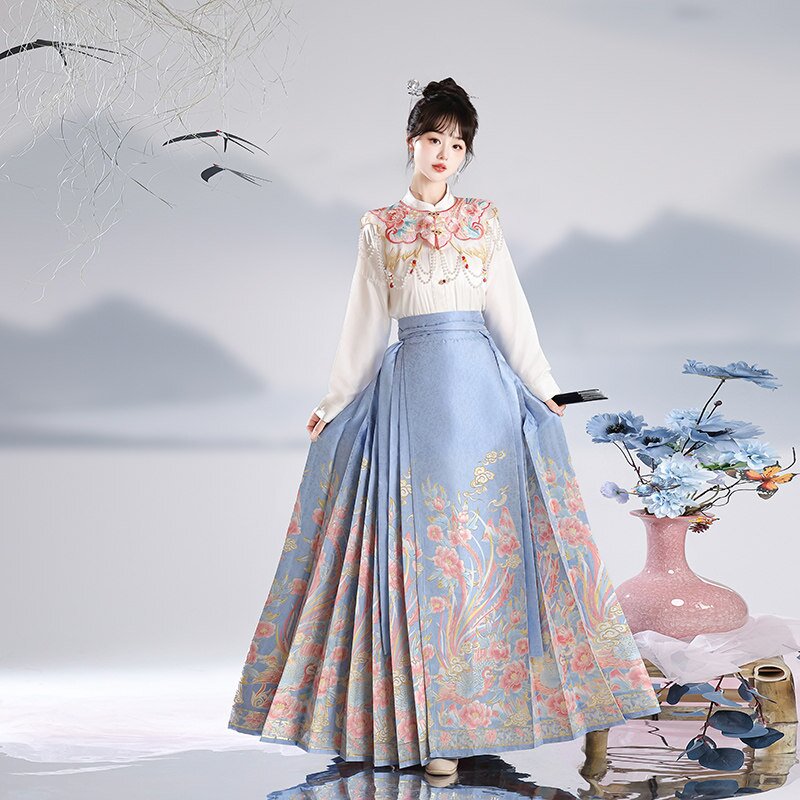 The Allure of Lolitta-Style Hanfu Skirts that Go Over the Knee