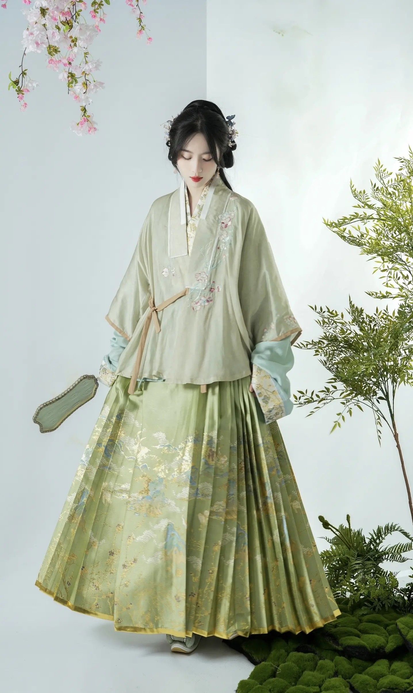 The Warlords Lady in Cheongsam:Fashion and Society in the Republic of China The Warlords Lady in Cheongsam:Fashion and Society in the Republic of China