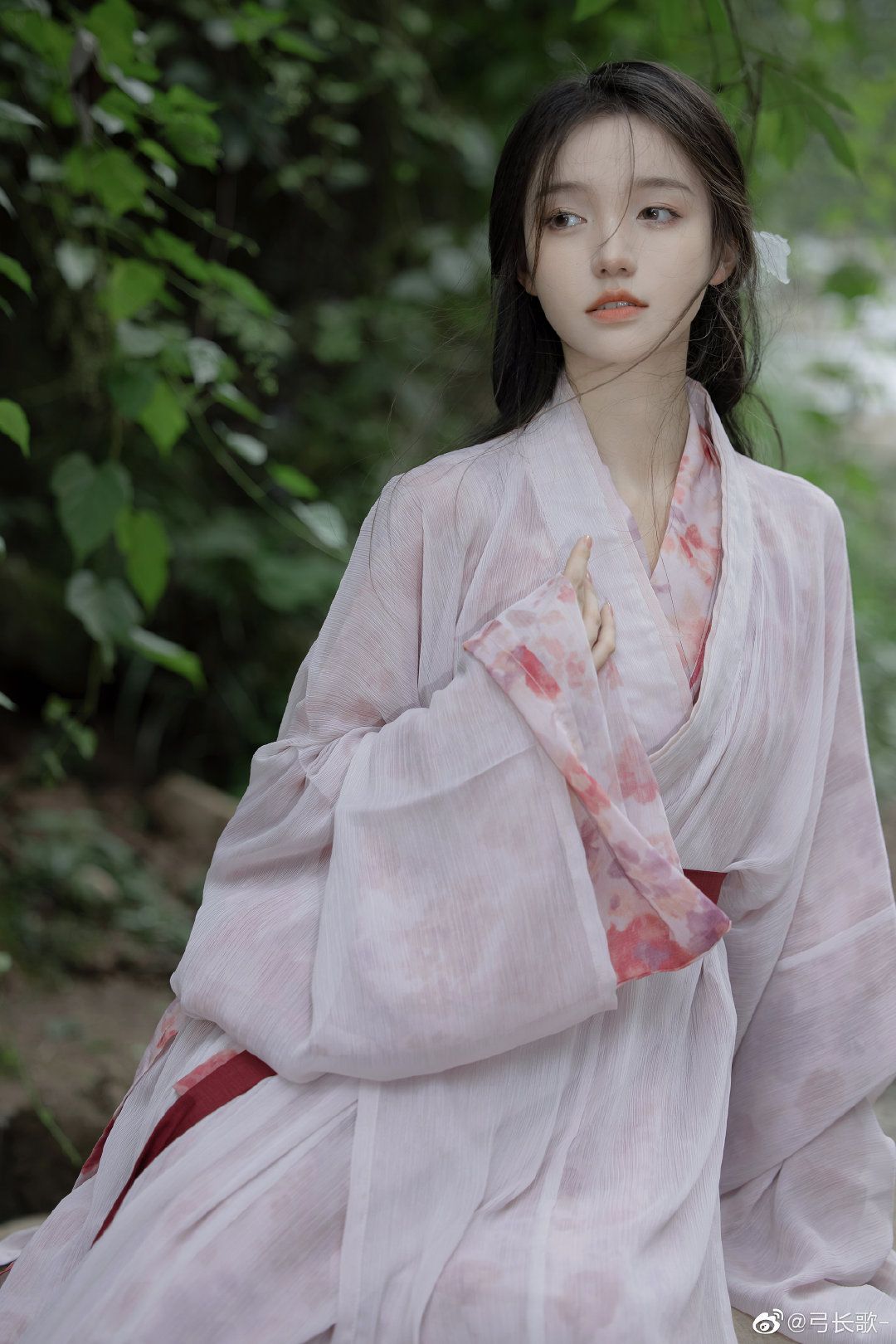 The Dominating Presence of an 11-Year-Old in Hanfu Fashion