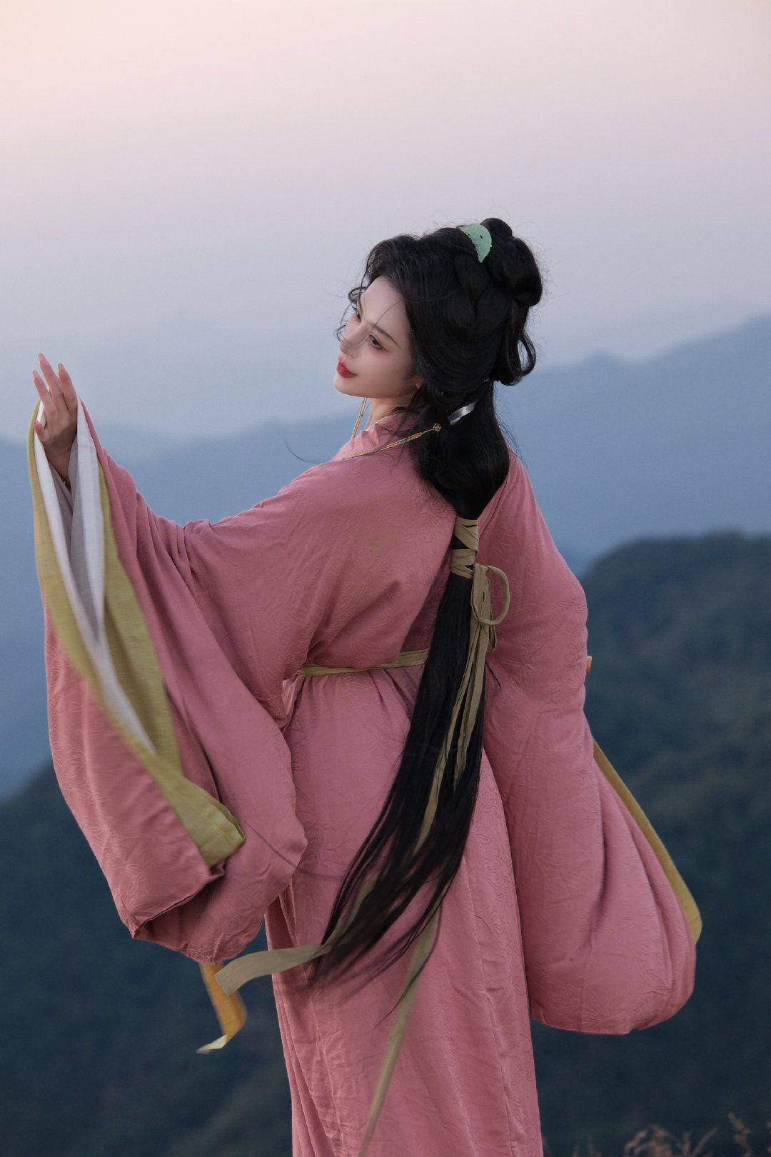 The Elegance of Womens Hanfu Coats:A Journey into Traditional Chinese Fashion The Elegance of Womens Hanfu Coats:A Journey into Traditional Chinese Fashion