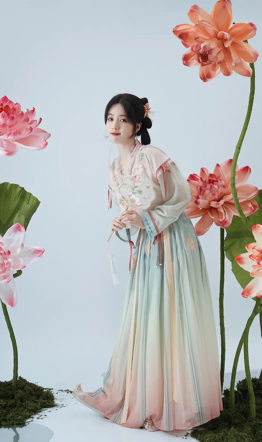 Vintage Charm of Cheongsam and Shawls:Summer Retro of Old Shanghais Glamour Vintage Charm of Cheongsam and Shawls:Summer Retro of Old Shanghais Glamour