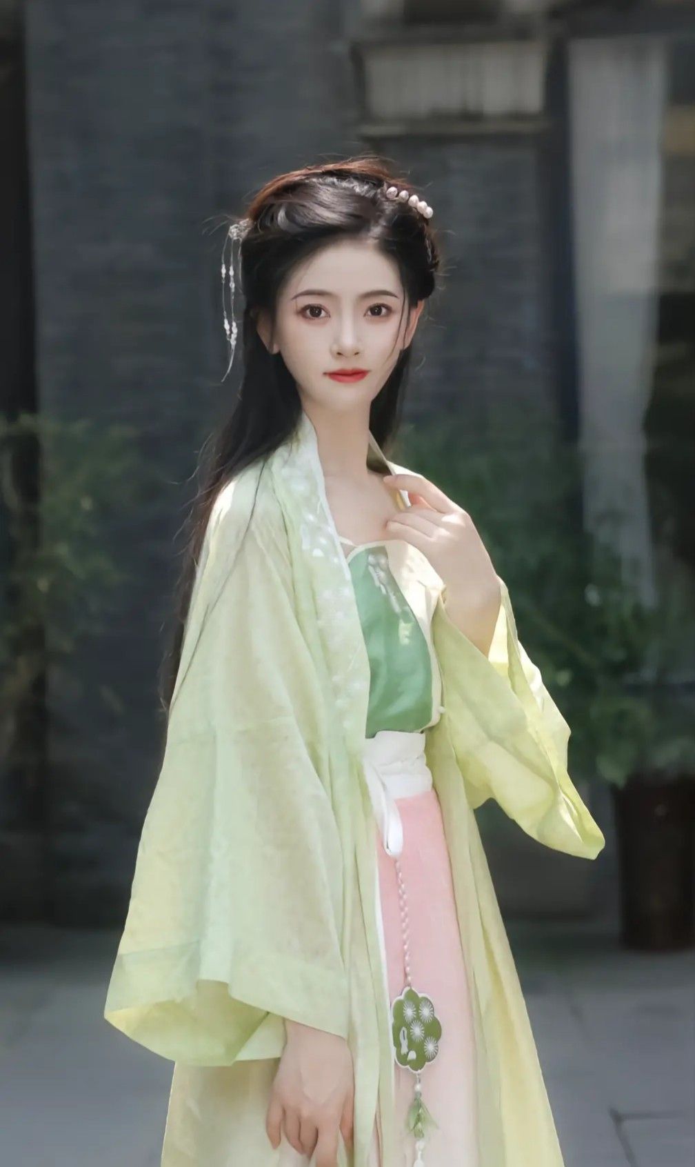 Embracing Modern Elegance:The New Chinese Black Cheongsam Suit Embracing Modern Elegance:The New Chinese Black Cheongsam Suit
