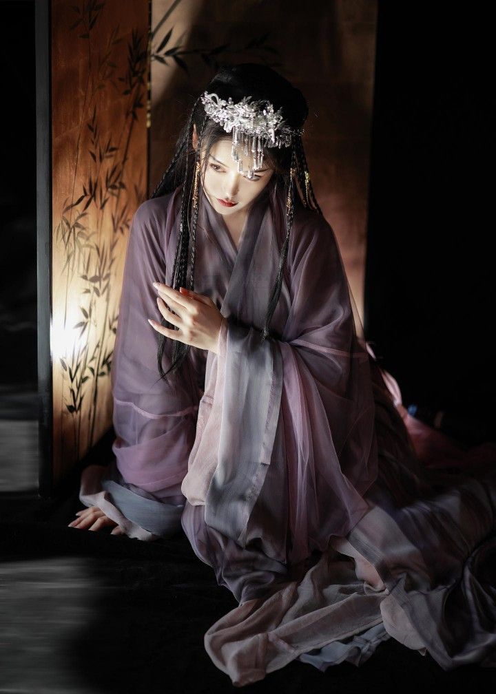 Original Hanfu Fashion in the Age of Ziyan Chronicles Original Hanfu Fashion in the Age of Ziyan Chronicles