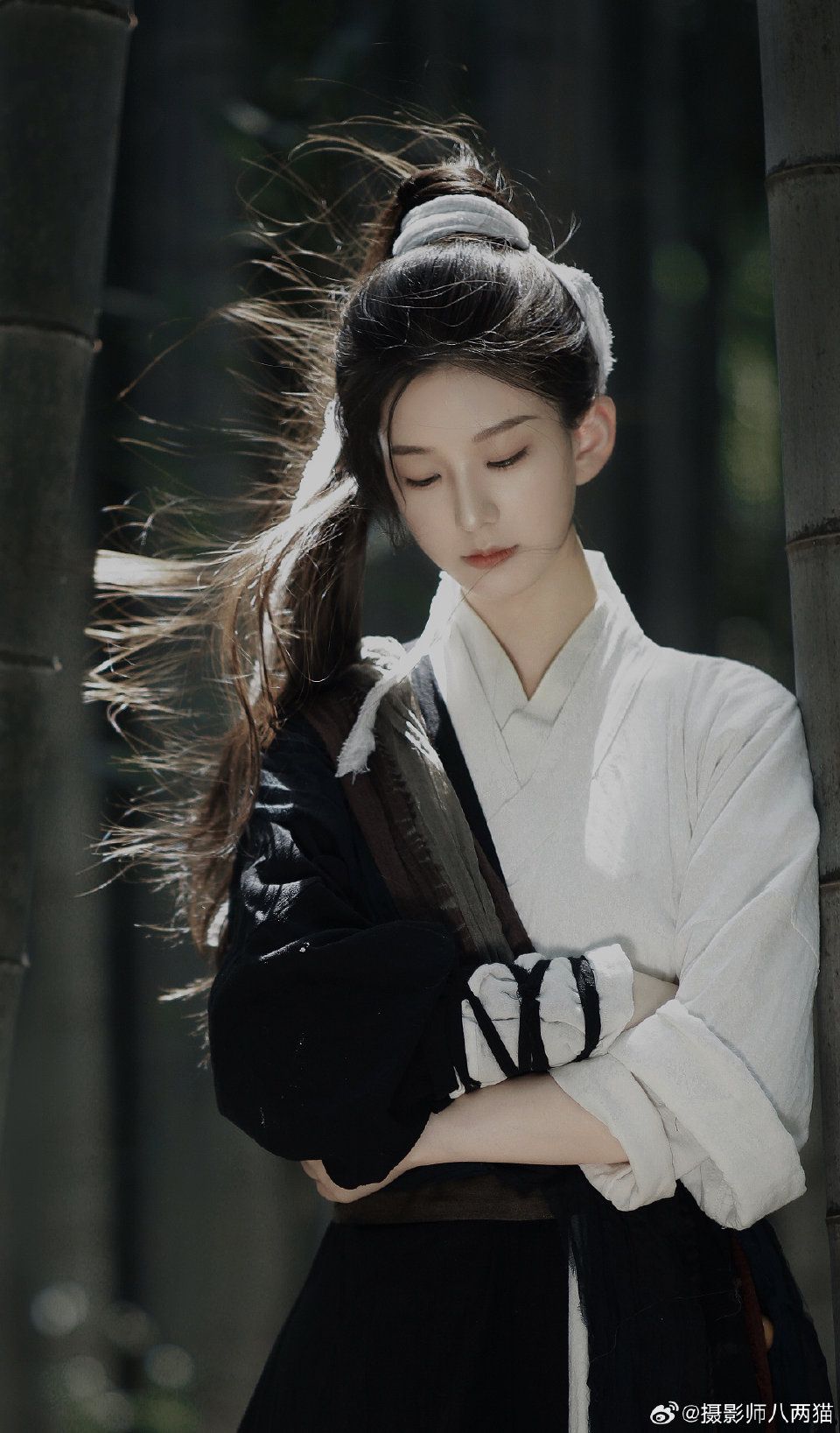 Reinventing Traditional Hanfu Fashion for the 30-Year-Old Modern Individual Reinventing Traditional Hanfu Fashion for the 30-Year-Old Modern Individual
