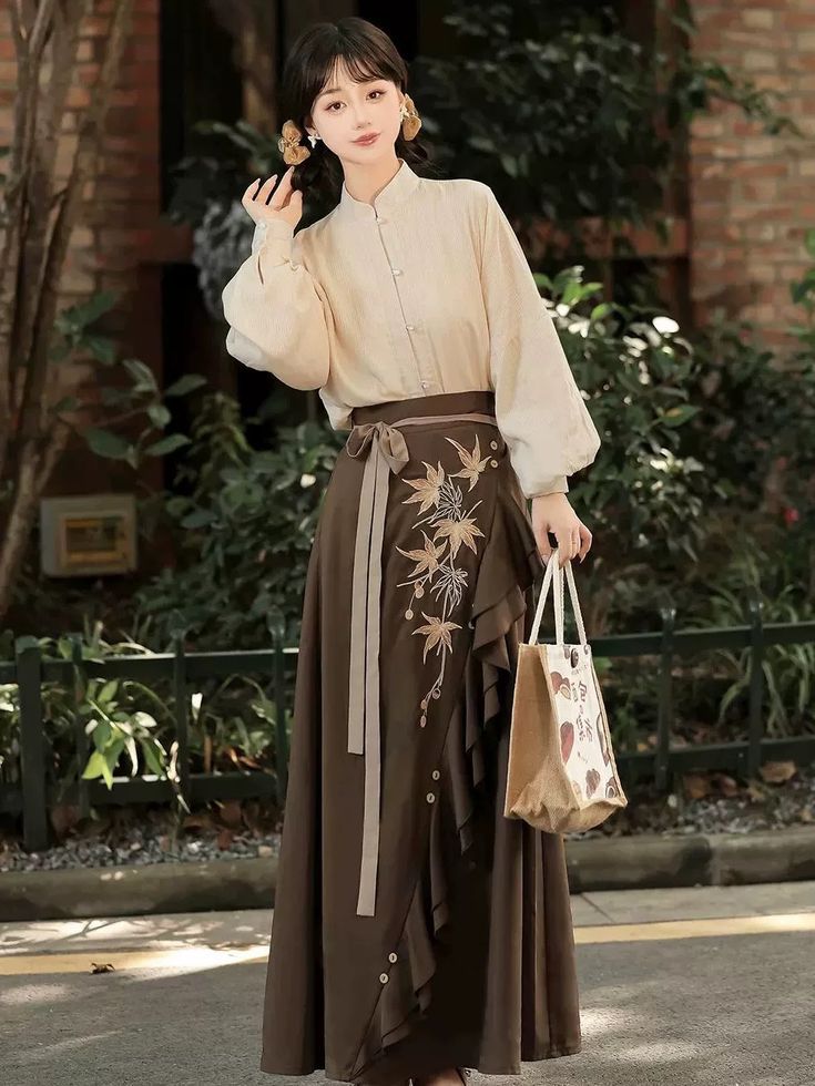 Reimagining Traditional Cheongsam with Ramie Fabric Innovations Reimagining Traditional Cheongsam with Ramie Fabric Innovations