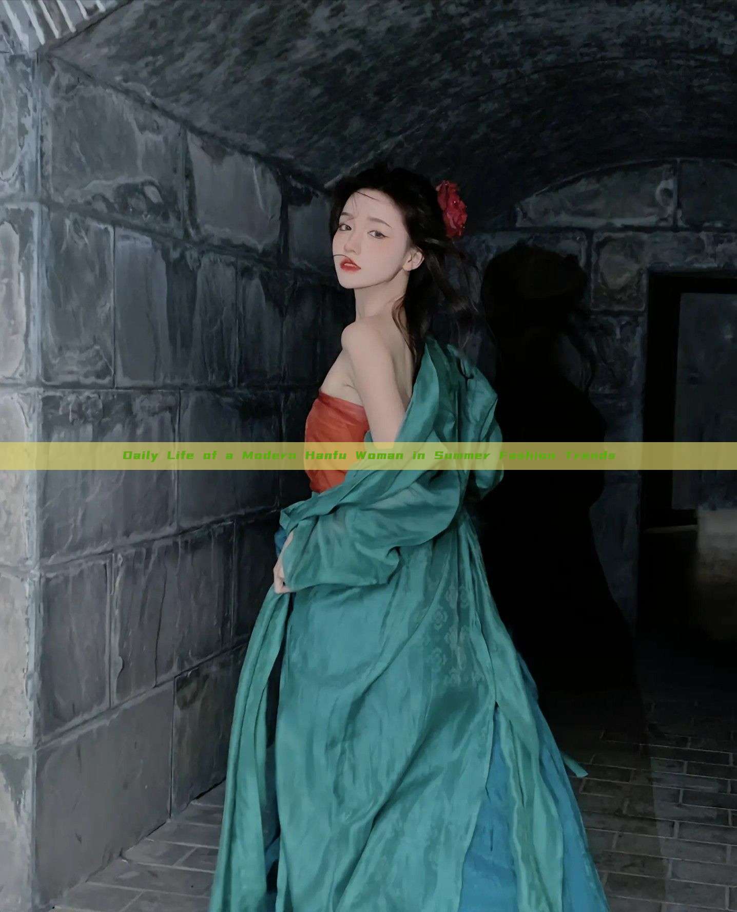 Daily Life of a Modern Hanfu Woman in Summer Fashion Trends Daily Life of a Modern Hanfu Woman in Summer Fashion Trends