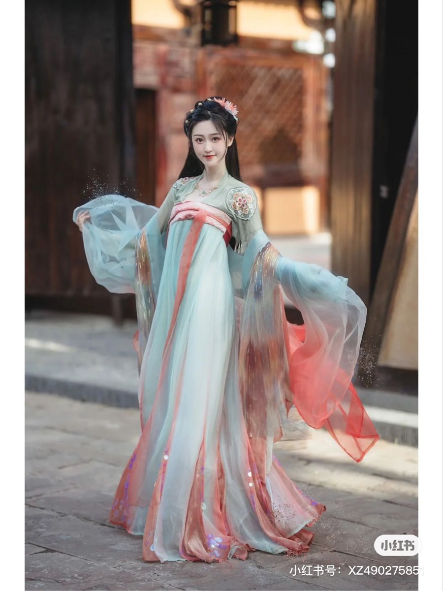 Heavy Industry Cheongsam:Embracing the Autumn and Winter in Traditional Elegance