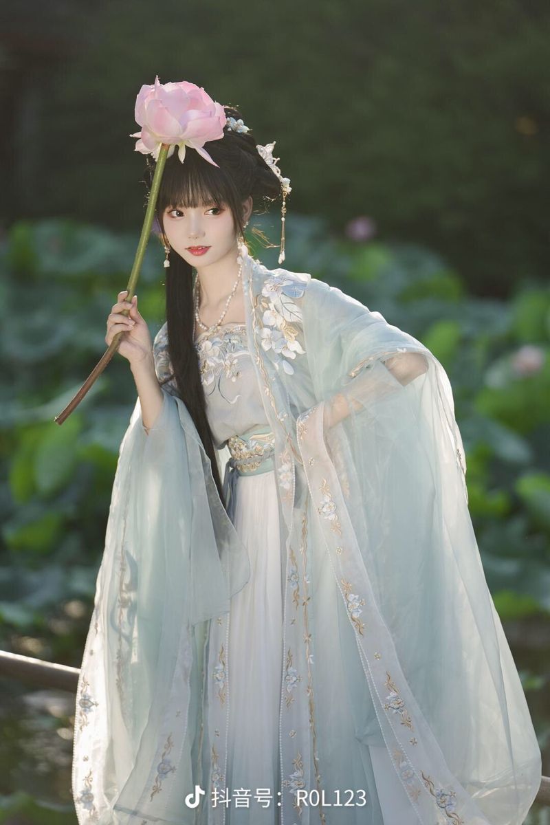 The Teenage Tang Suit:Embracing Traditional Chinese Fashion The Teenage Tang Suit:Embracing Traditional Chinese Fashion