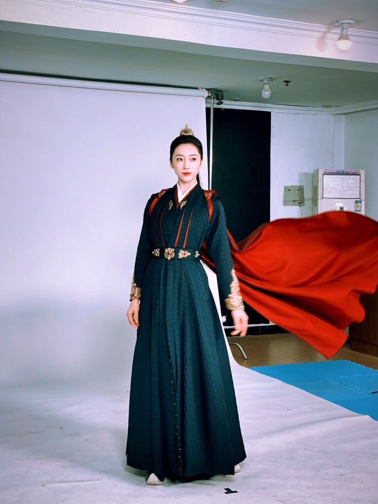 Plus-Size Women Embracing the Beauty of Chiffon Cheongsam Skirts in Winter