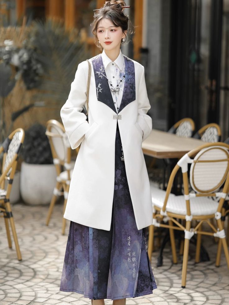 The World of 4-Year-Old Child in Hanfu Fashion