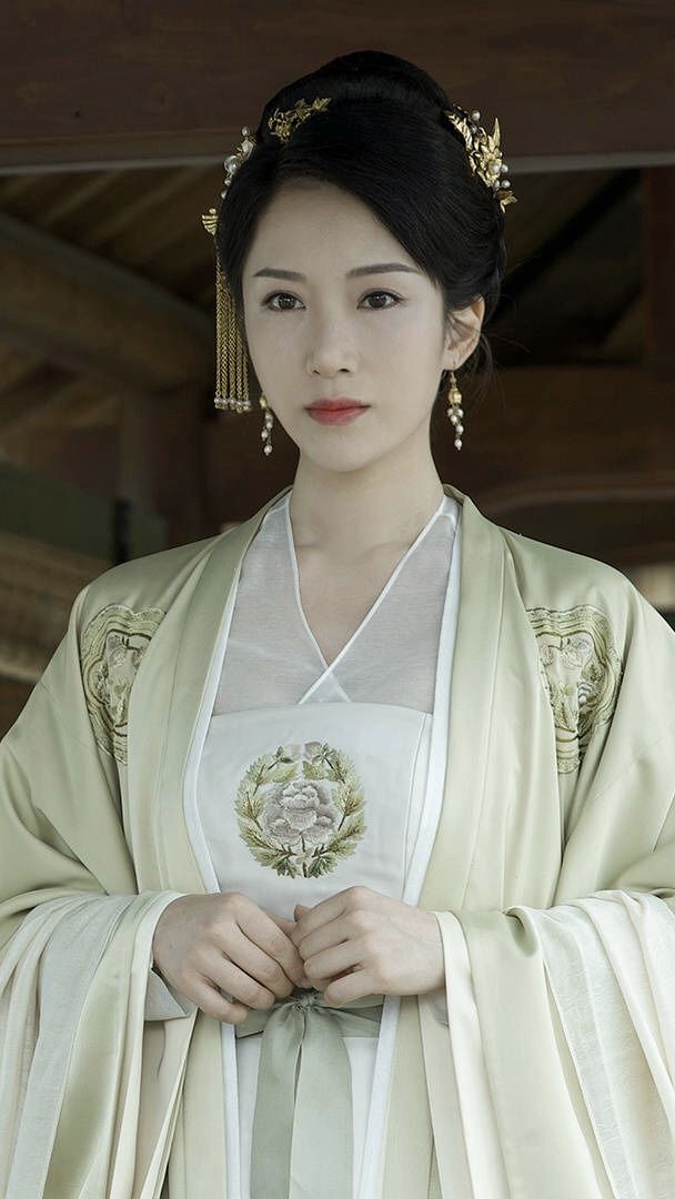 The Evolution of Traditional Chinese Hanfu and Modern Japanese JK:A Cultural Exploration The Evolution of Traditional Chinese Hanfu and Modern Japanese JK:A Cultural Exploration