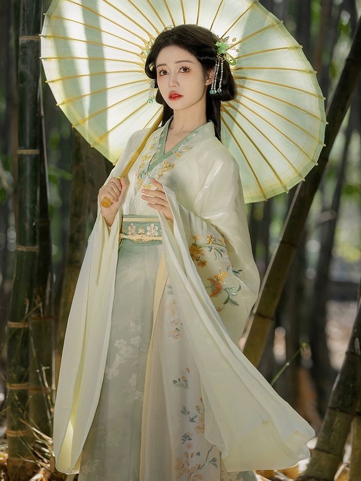 The Revival of Cheongsam Fashion for Women in Their 30s and 40s The Revival of Cheongsam Fashion for Women in Their 30s and 40s