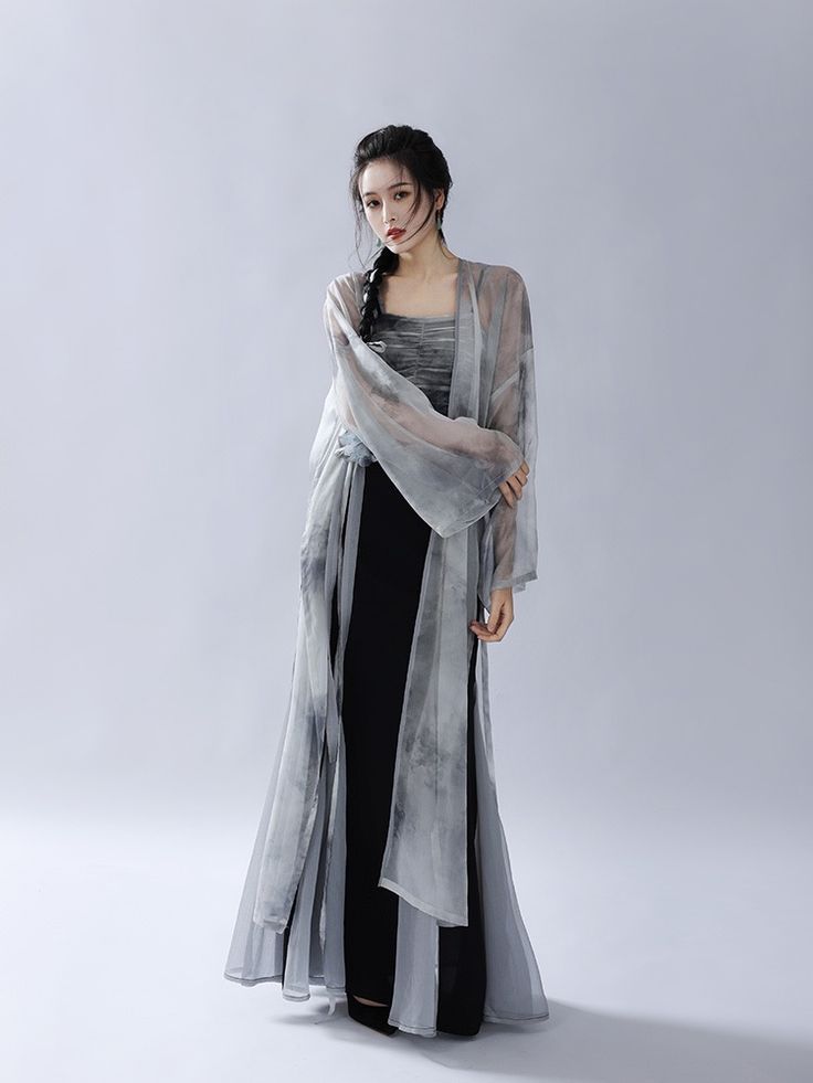 Reinventing the Traditional Horseface Skirt for Modern Winter Fashion