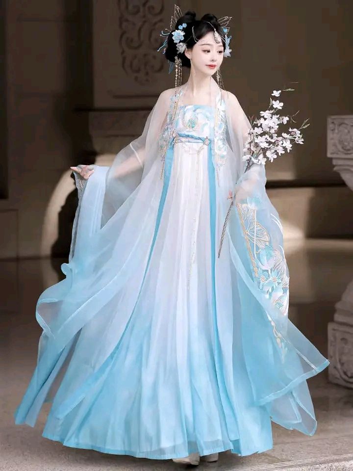 Embracing Modernity in Traditional Style:The Evolution of Nursing Qipao Embracing Modernity in Traditional Style:The Evolution of Nursing Qipao