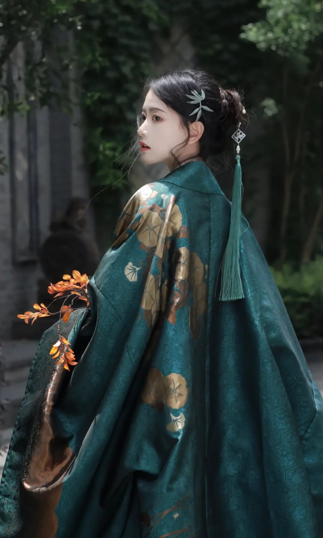 Dancing in the Past:The Enchanting Beauty of Hanfu Classical Dance Dancing in the Past:The Enchanting Beauty of Hanfu Classical Dance