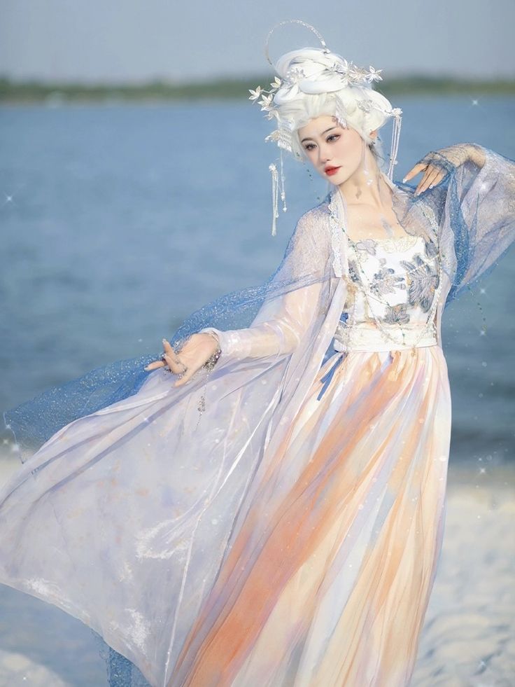 Elegant Summer:Chinese Hanfu Fashion for Women Elegant Summer:Chinese Hanfu Fashion for Women