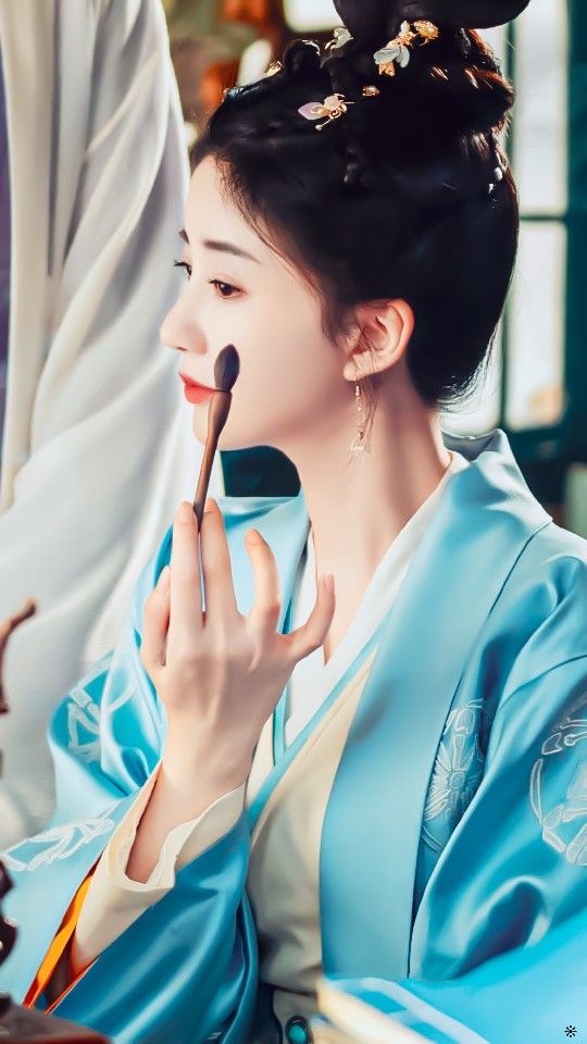The Elegance of Hanfu Womens Long-sleeved Robes The Elegance of Hanfu Womens Long-sleeved Robes