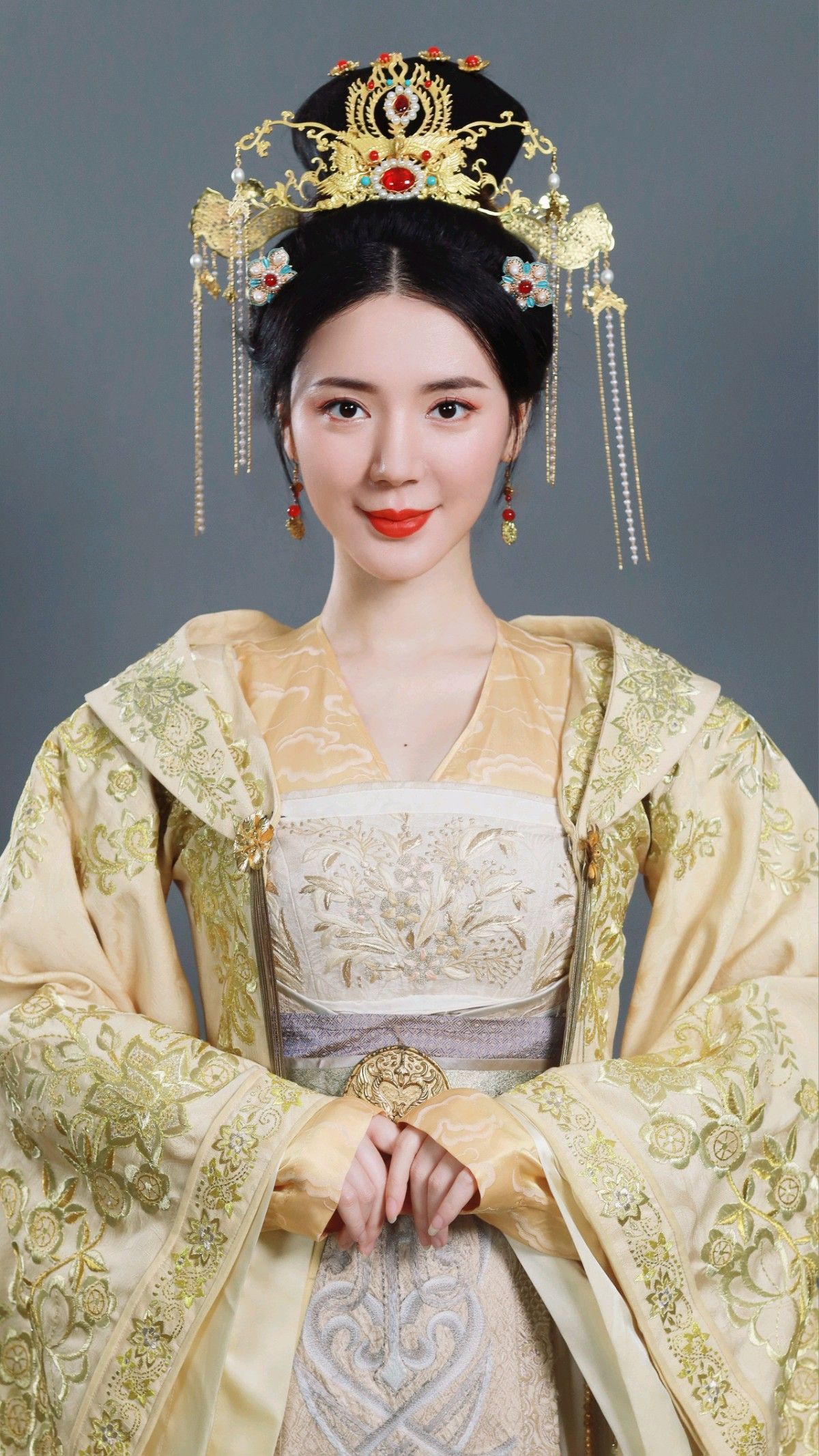 Winter Hanfu Fashion for Middle School Students:A Guide to Traditional Chinese Style Winter Hanfu Fashion for Middle School Students:A Guide to Traditional Chinese Style