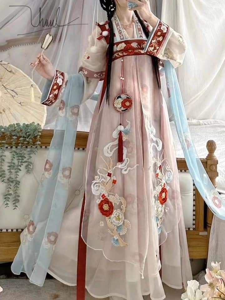 Adult Summer Fashion:The Revival of Hanfu Han Chinese Traditional Clothing) Adult Summer Fashion:The Revival of Hanfu Han Chinese Traditional Clothing)