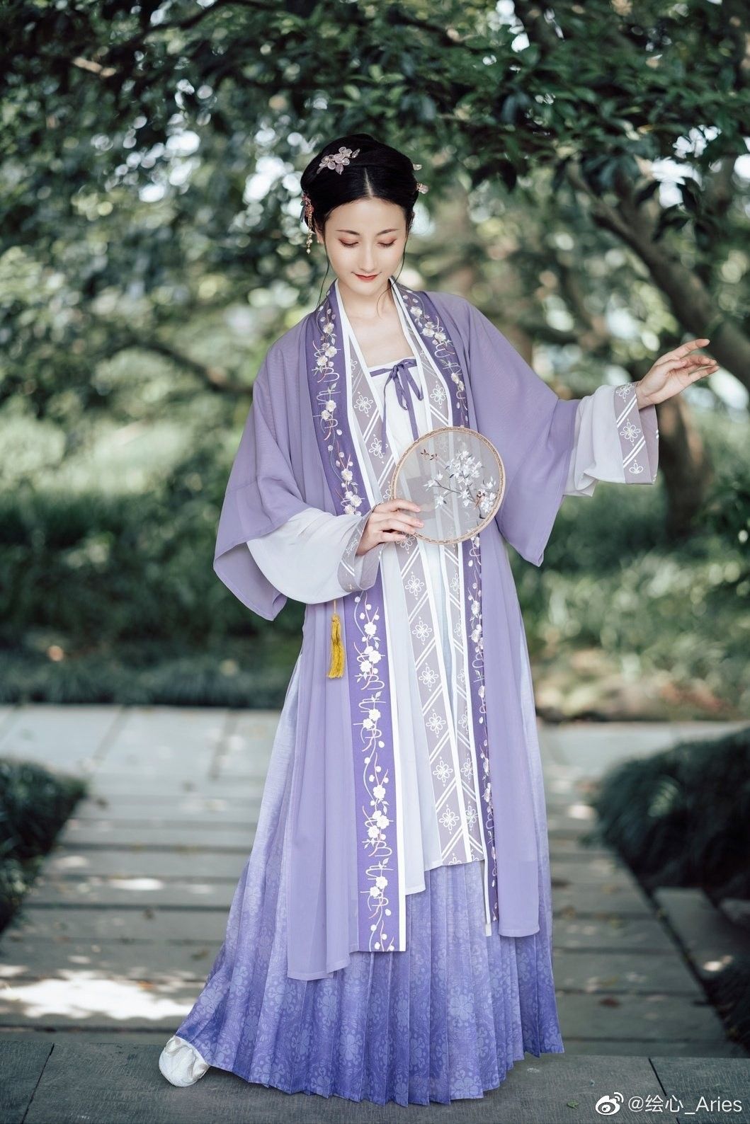 Short Black Cheongsam:Embracing Neo-Chinese Fashion for the Petite Figure Short Black Cheongsam:Embracing Neo-Chinese Fashion for the Petite Figure