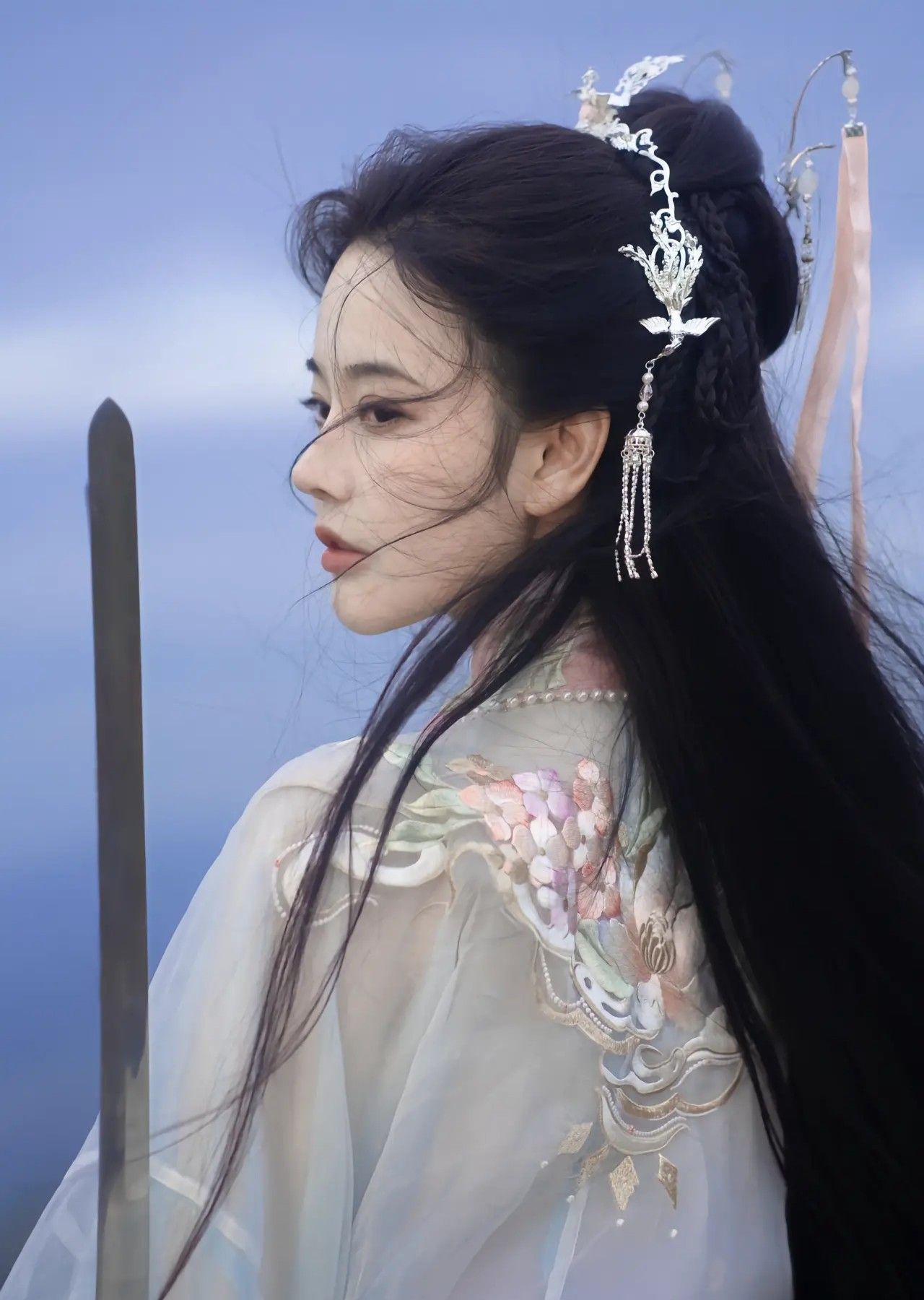 Childrens Hanfu Fashion:The Splendor of Traditional Chinese Dress for Girls in Spring and Autumn Childrens Hanfu Fashion:The Splendor of Traditional Chinese Dress for Girls in Spring and Autumn