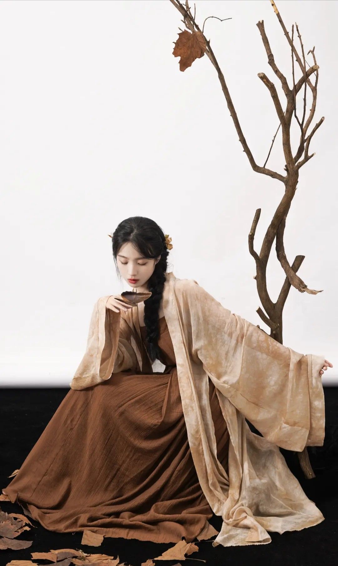 The Rise of Hanfu Style Bags:A Blend of Traditional Elegance and Modern Fashion The Rise of Hanfu Style Bags:A Blend of Traditional Elegance and Modern Fashion