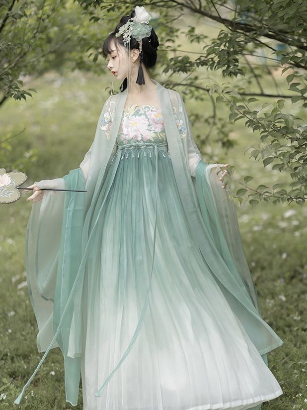 Plus Size Mid-Length Horseface Skirt:A Fashionable Alternative for Every Lady Plus Size Mid-Length Horseface Skirt:A Fashionable Alternative for Every Lady