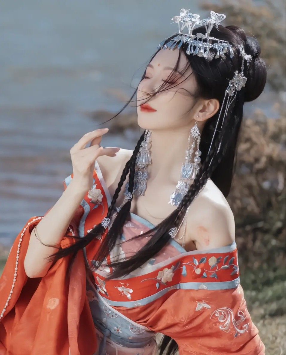 The Rise of the Girl Students Pleated Skirt:The Story of the Horseface Qun The Rise of the Girl Students Pleated Skirt:The Story of the Horseface Qun