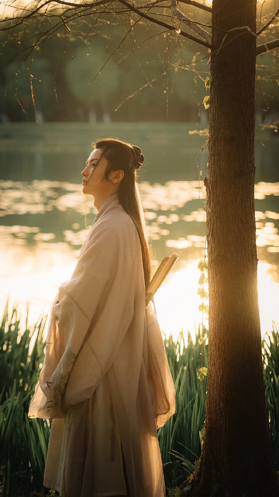 The Little Girl in Traditional Tang and Hanfu Costumes The Little Girl in Traditional Tang and Hanfu Costumes
