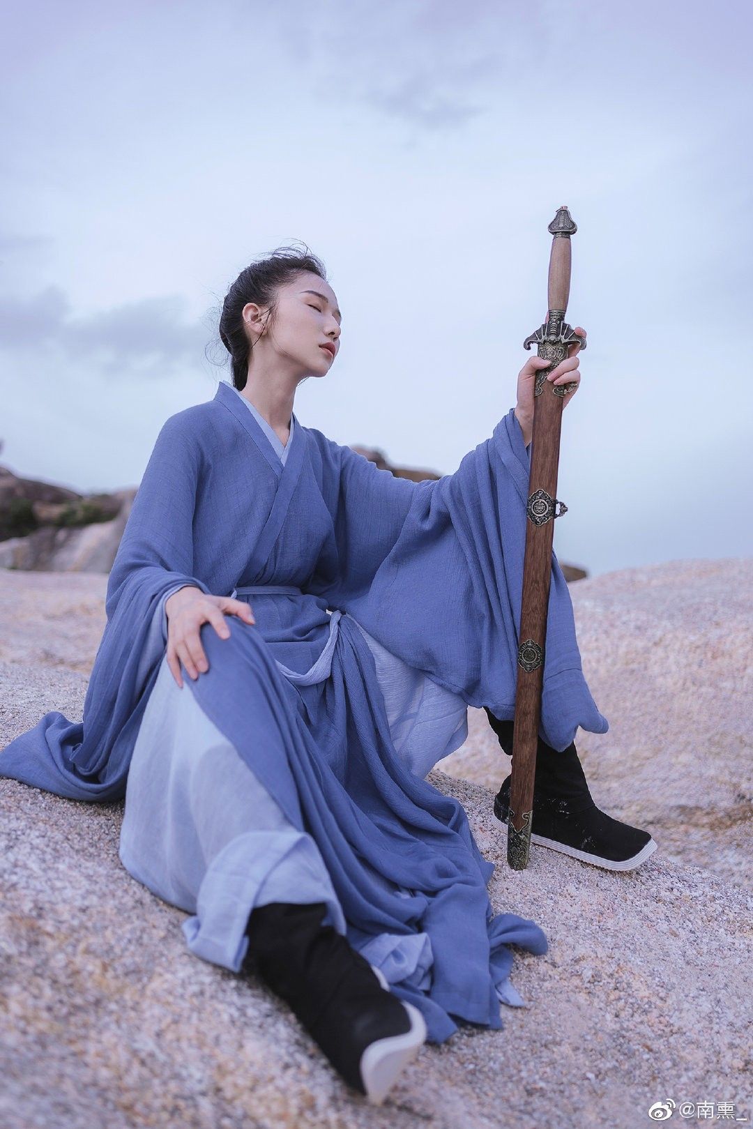 Exploring the Charm of New Chinese Style Suites:Mini-Height Cheongsam and its Evolution Exploring the Charm of New Chinese Style Suites:Mini-Height Cheongsam and its Evolution