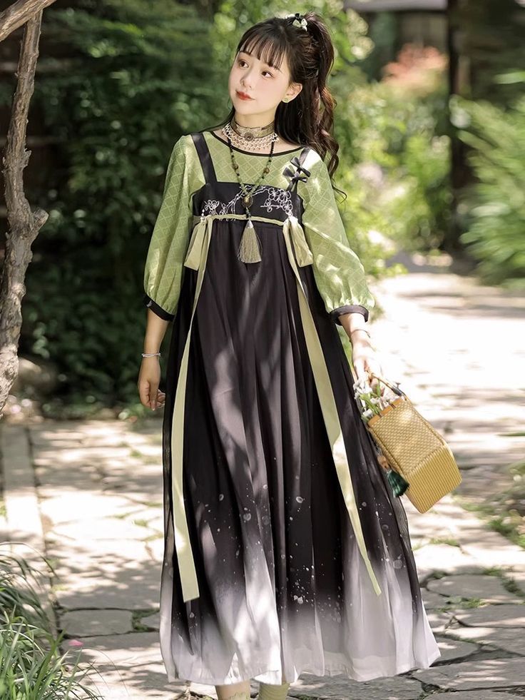 Double-Layered Hanfu Halter Neck Blouses:A Glimpse into Traditional Elegance Double-Layered Hanfu Halter Neck Blouses:A Glimpse into Traditional Elegance
