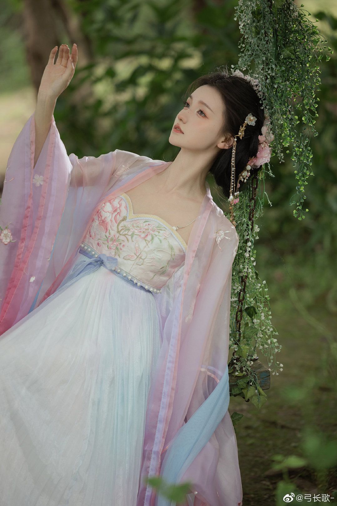 2024 New Style of Cheongsam Family Match:The Qipao Qizhuang Fashion Revolution 2024 New Style of Cheongsam Family Match:The Qipao Qizhuang Fashion Revolution
