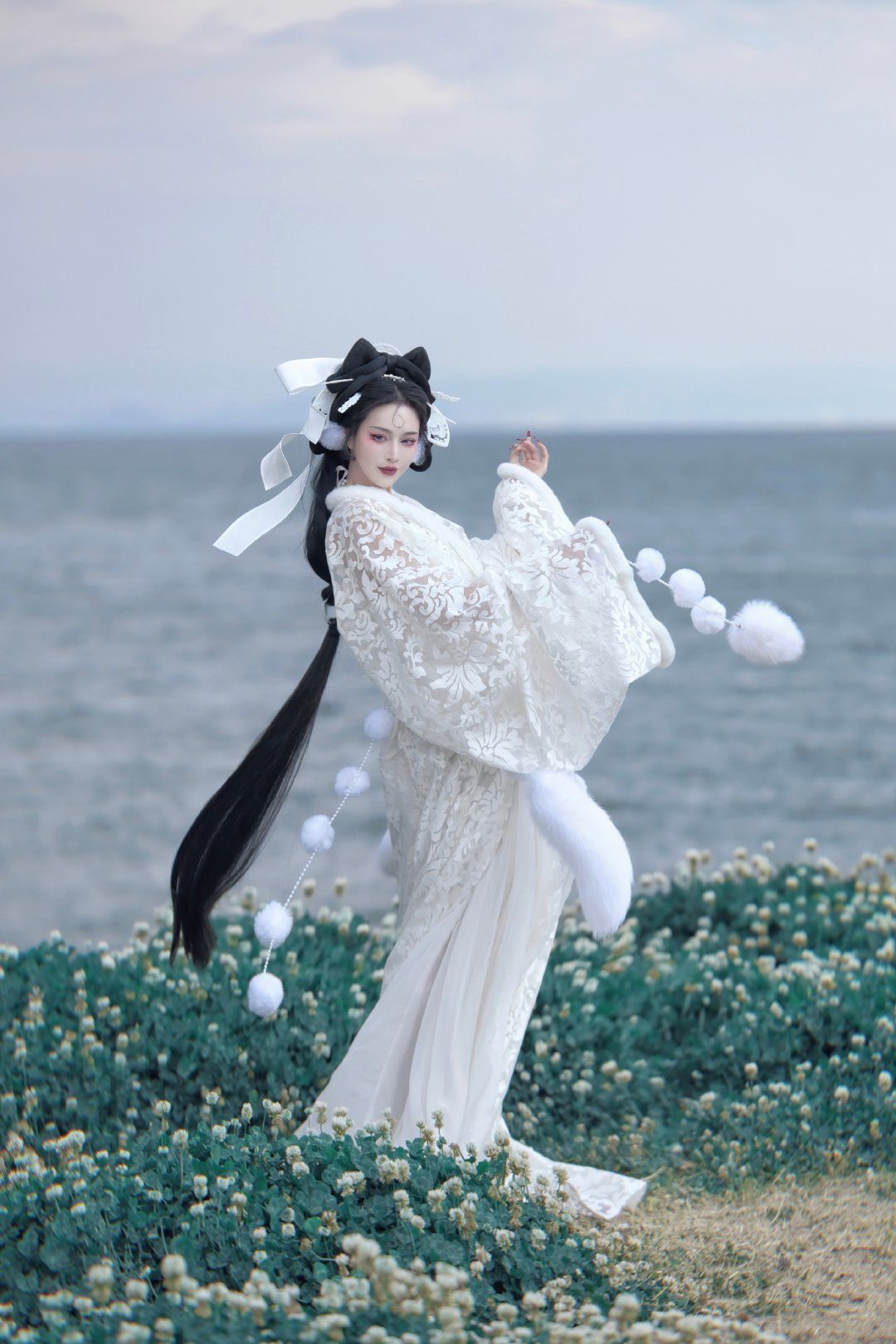 Elegant and Chic:Styling a Thin-Cut Little Jacket over a Qipao Cheongsam