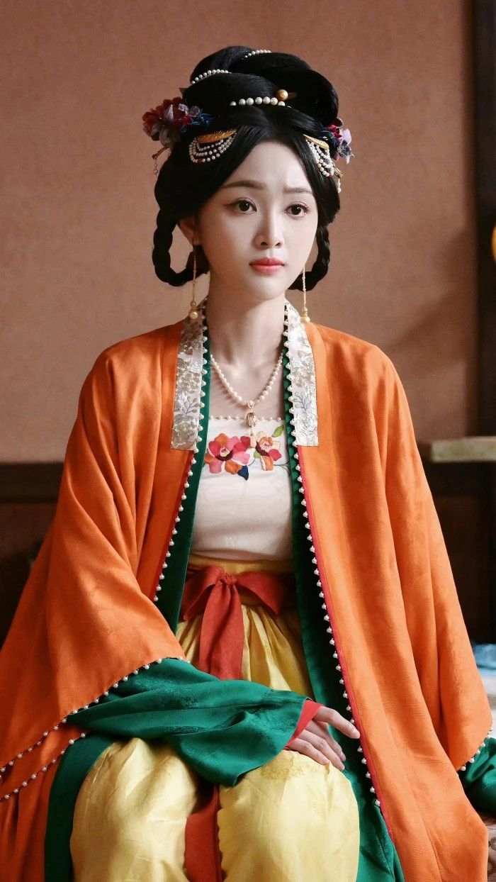 The Charm of Cheongsam Blouses with Three-Quarter Length Sleeves and Nine-Quarter Length Sleeves The Charm of Cheongsam Blouses with Three-Quarter Length Sleeves and Nine-Quarter Length Sleeves