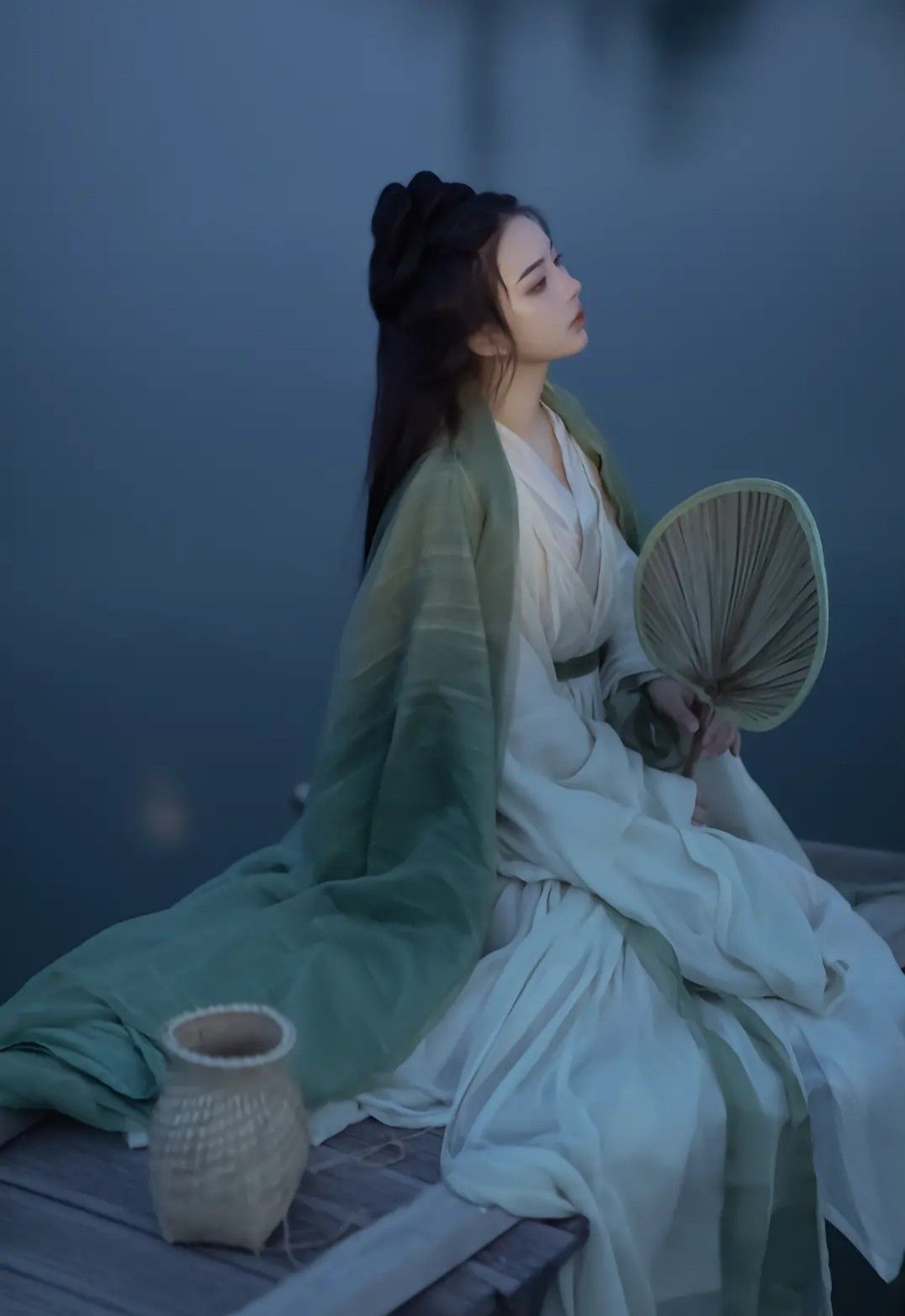 Chinese-Style Two-Piece Qipao:A Blend of Tradition and Modernity