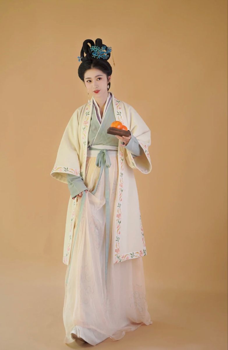 Winter-Warm Childrens Traditional Chinese Hanfu Costumes for Girls:A Guide to Thicker Versions Winter-Warm Childrens Traditional Chinese Hanfu Costumes for Girls:A Guide to Thicker Versions