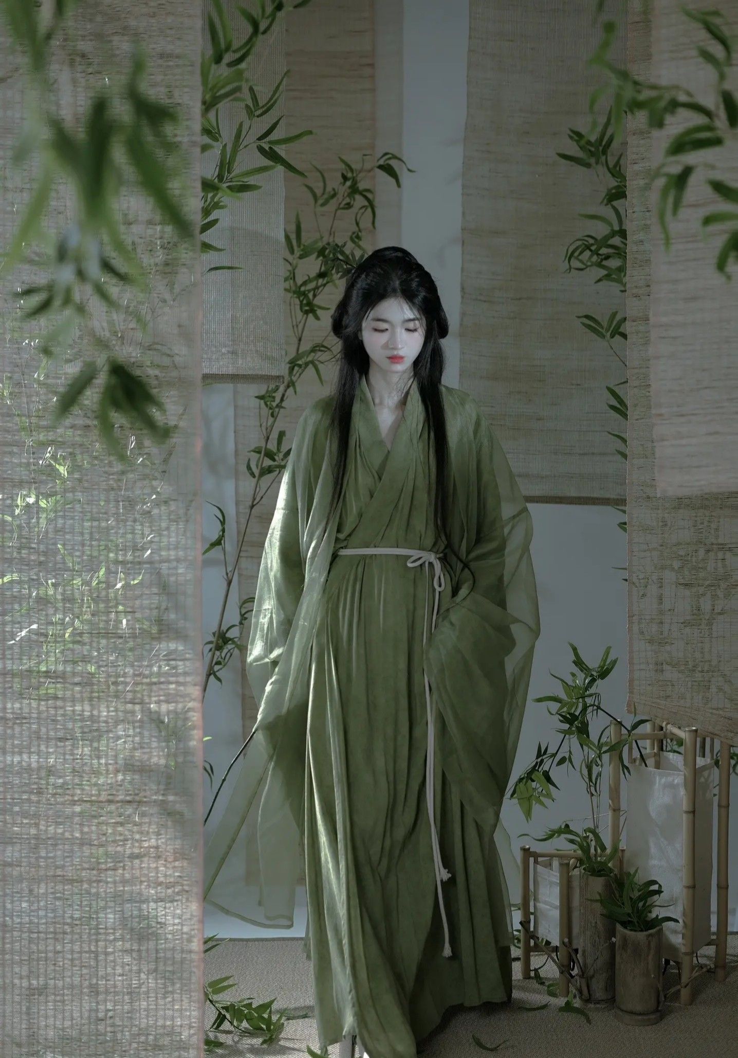 The Splendor of Hanfu:A Single-Piece Exploration of the Big-Sleeve Hanfu Robe The Splendor of Hanfu:A Single-Piece Exploration of the Big-Sleeve Hanfu Robe