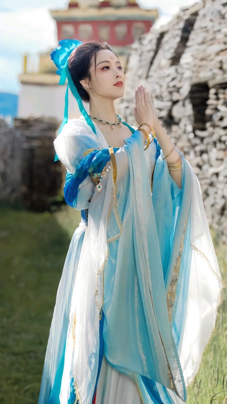 The Splendor of Hanfu Headwear:The Story of Headflowers and Accessories The Splendor of Hanfu Headwear:The Story of Headflowers and Accessories