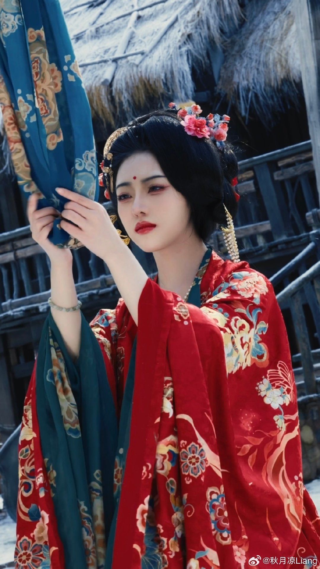 The Charm of Cheongsam with Mesh Blouse:A Fashion Journey Through Traditional and Modern Elements The Charm of Cheongsam with Mesh Blouse:A Fashion Journey Through Traditional and Modern Elements