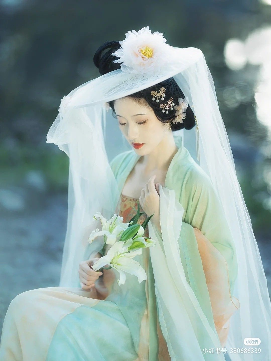 Traditional Charm Meets Modern Family:Childrens Hanfu 汉服)and Parent-Child Matching Fashion