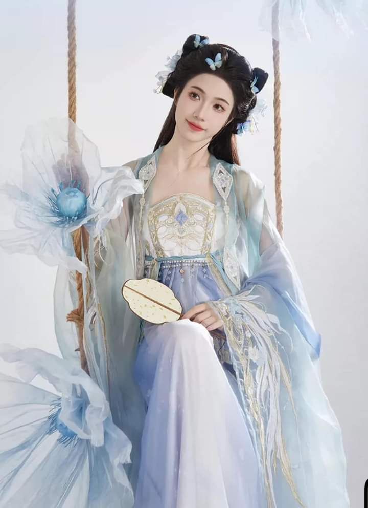 Ethereal Beauty in Ancient Style:The Enchanting World of Hanfu-Wearing Women Ethereal Beauty in Ancient Style:The Enchanting World of Hanfu-Wearing Women
