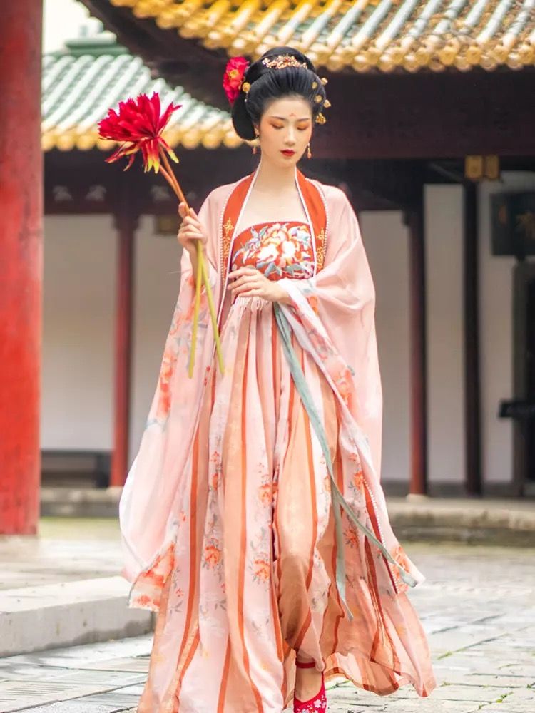 Childrens Hanfu Embroidered Shoes:Spring and Autumn Fashion Trends Childrens Hanfu Embroidered Shoes:Spring and Autumn Fashion Trends