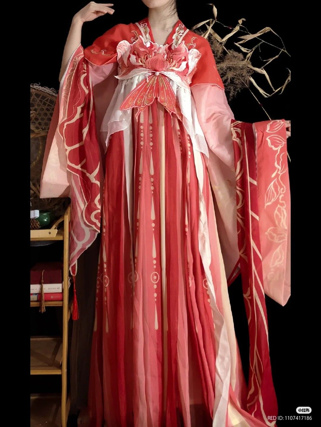 The Splendor of Traditional Chinese Fans:Unfolding the Cultural Tapestry of Gu Feng Hanfu The Splendor of Traditional Chinese Fans:Unfolding the Cultural Tapestry of Gu Feng Hanfu