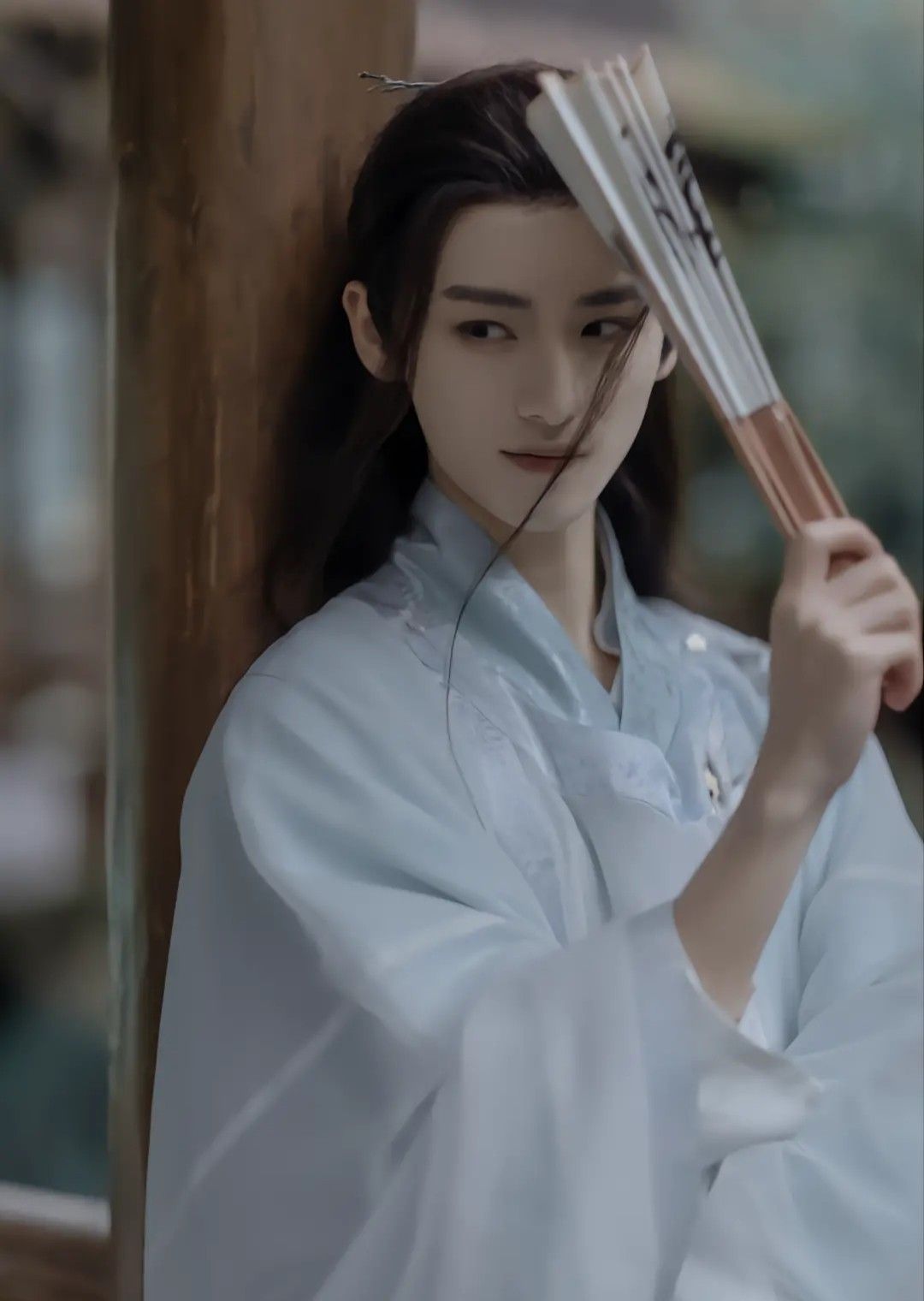 Exploring the Elegance of Drag-Style Cheongsams Back-Waist Dart Exploring the Elegance of Drag-Style Cheongsams Back-Waist Dart
